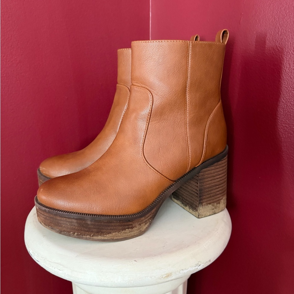 House of Harlow 1960 brown boots